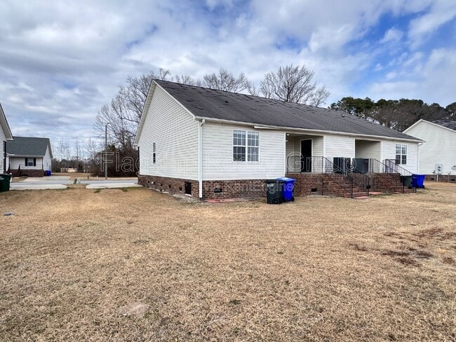 Building Photo - 5170 Deveron St