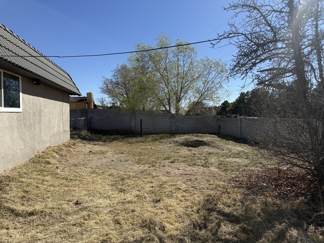 Building Photo - 4221 Penelope Pl NE