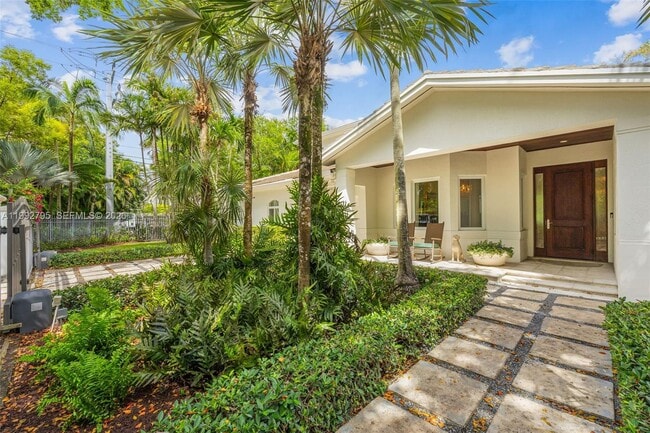 Building Photo - 755 Tiziano Ave