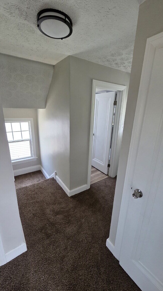 Building Photo - Stunning 4-Bedroom Home with additional Office/Flex Space and Modern Updates in Cleveland Heights