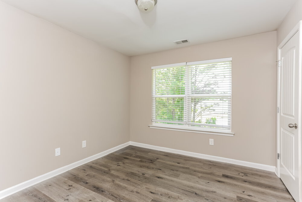 Building Photo - 634 Fieldcrest Dr