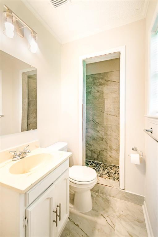 Building Photo - 3701 Joslyn St