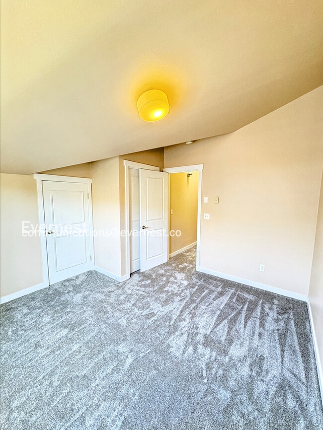 Building Photo - 4428 44th Ave SW