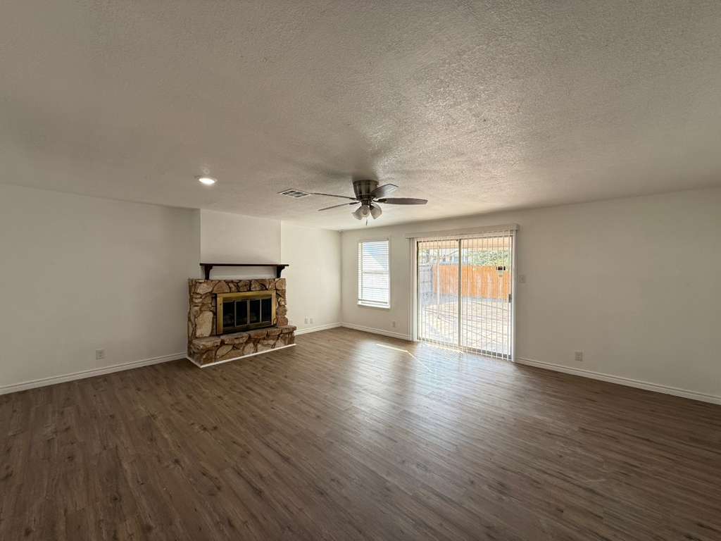 Building Photo - 13535 Coleridge St