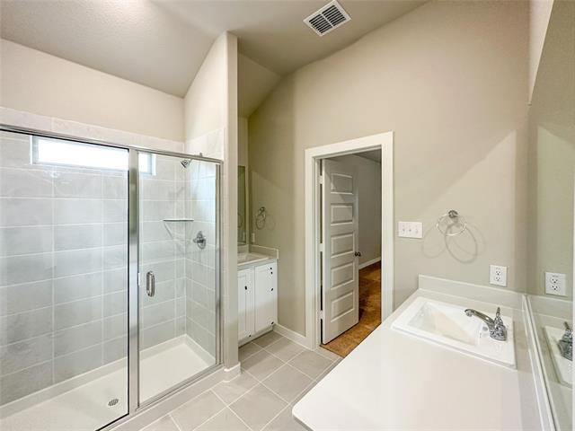 Building Photo - 4710 Hunter Hurst Dr