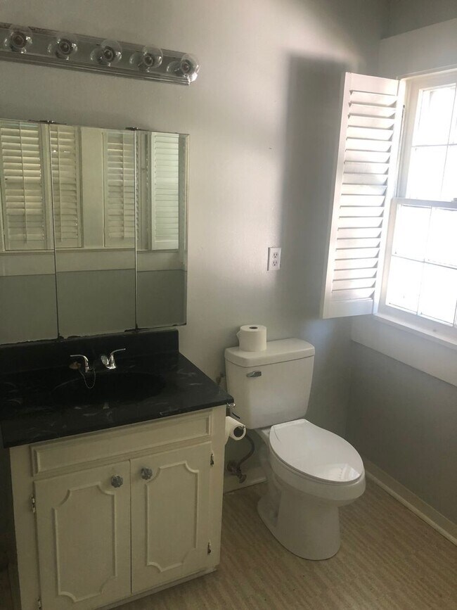 Building Photo - WONDERFUL SO. HIGHLANDS HOME.