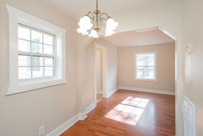 Building Photo - Charming Historic East Nash 3Bed/2Bath!