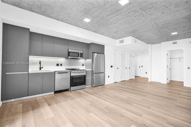 Building Photo - 307 SW 5th St