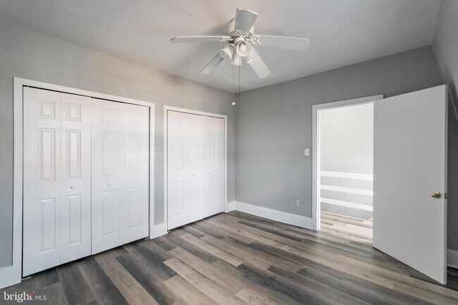 Building Photo - 1933 Spring Garden St