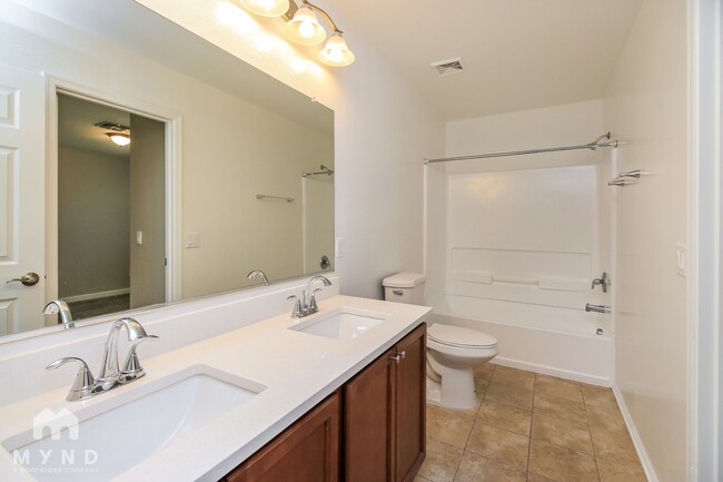 Building Photo - 4079 E Devon Dr
