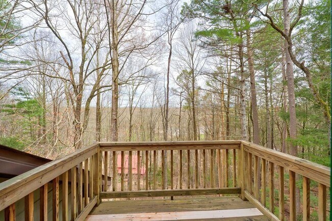Building Photo - 325 White Water Run