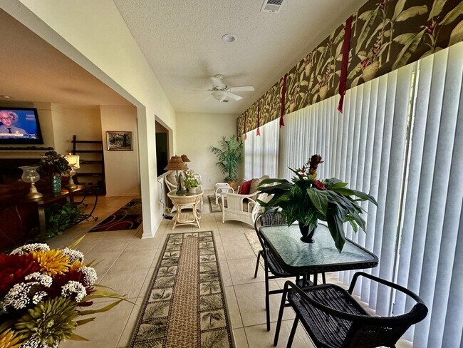 Building Photo - Large Beautifully Furnished Home in Sun City!