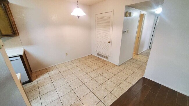 Building Photo - West Lubbock Corridor/ Trending Popular Lu...