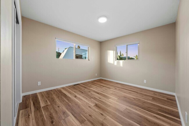 Building Photo - 2039-41 Bonita St