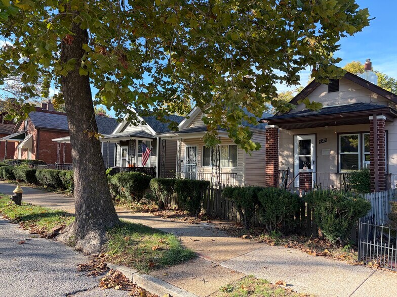 Building Photo - 5331 Arsenal St