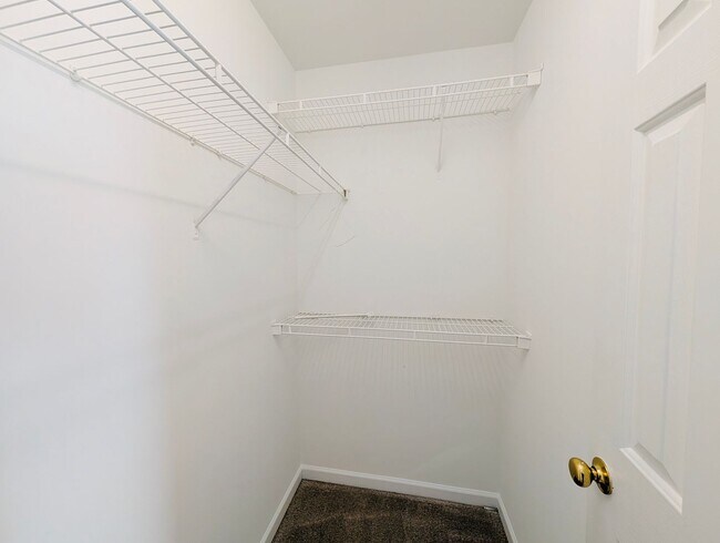 Building Photo - Great Rental Close to NC State