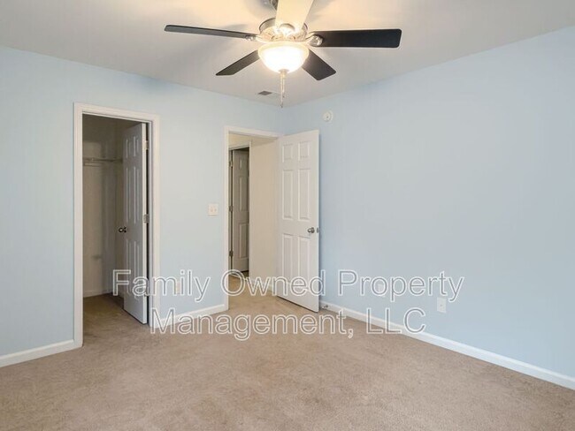 Building Photo - 159 Meadow Wood Rd