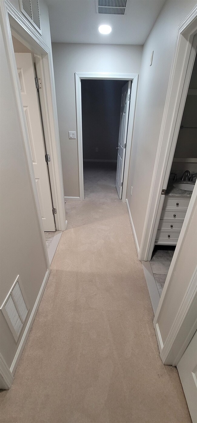 Building Photo - 13 McMartin Ct