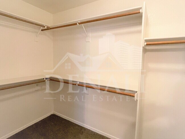 Building Photo - 1121 S Western Skies Dr