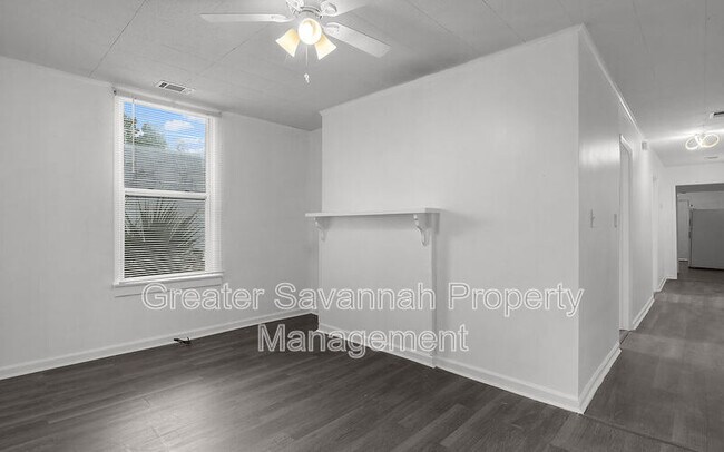 Building Photo - 612 W 42nd St