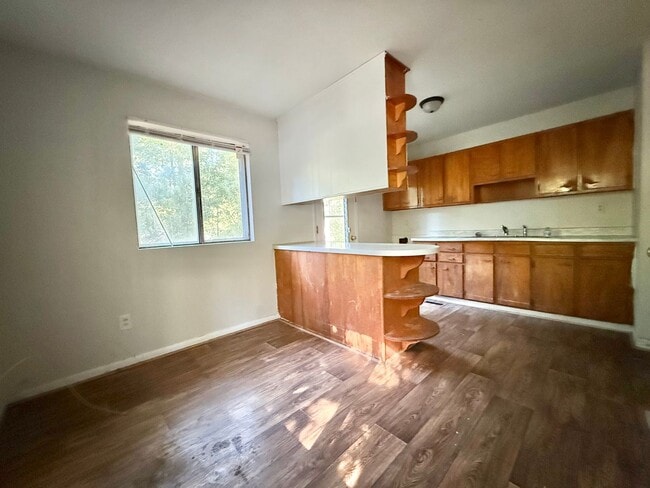 Building Photo - 1301 Shannon Dr