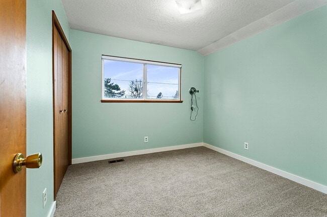 Building Photo - 11400 SW Terra Linda St