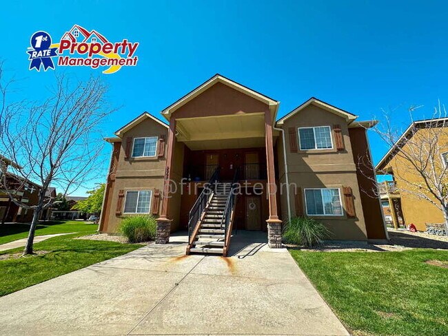 Primary Photo - 898 N Bluffwood Ln