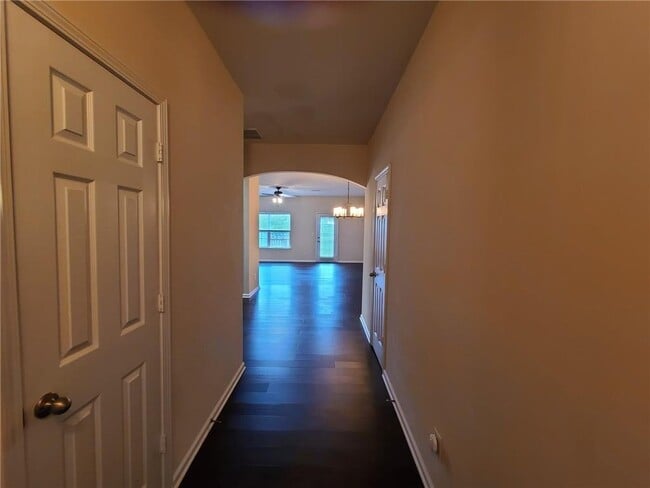 Building Photo - 5579 Lindeman Ln