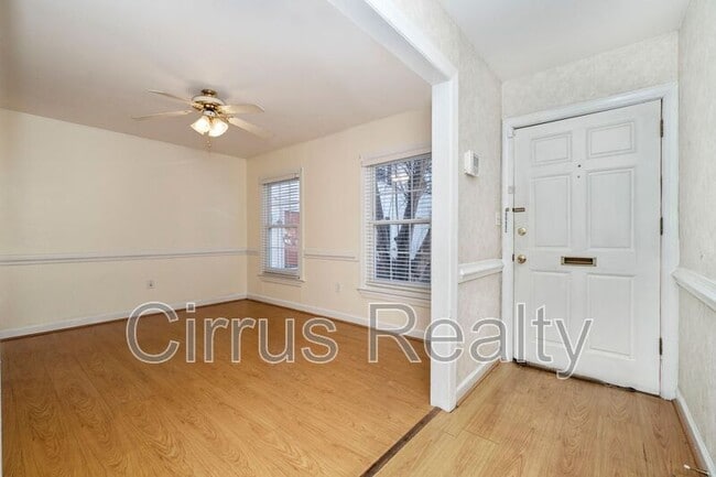 Building Photo - 9 Towne Square Dr