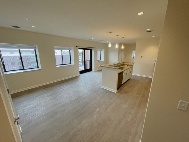Building Photo - Luxurious 1-Bedroom Apartments in Downtown Schenectady!
