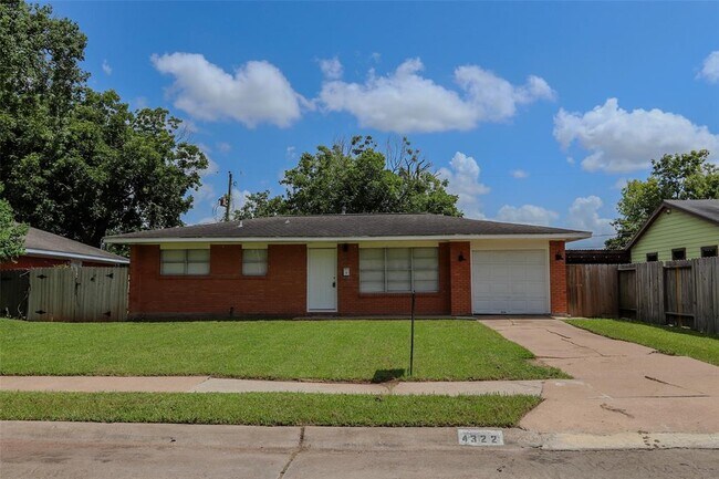 Primary Photo - 4322 Tavenor Ln