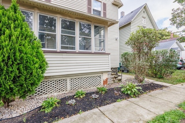 Building Photo - 12 Benton St