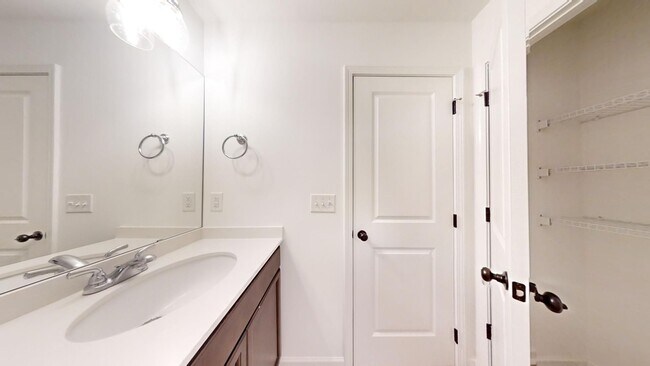 Building Photo - 138 Northern Flicker Dr