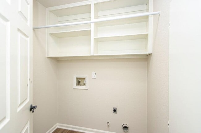 Building Photo - 23 Pamela Ln