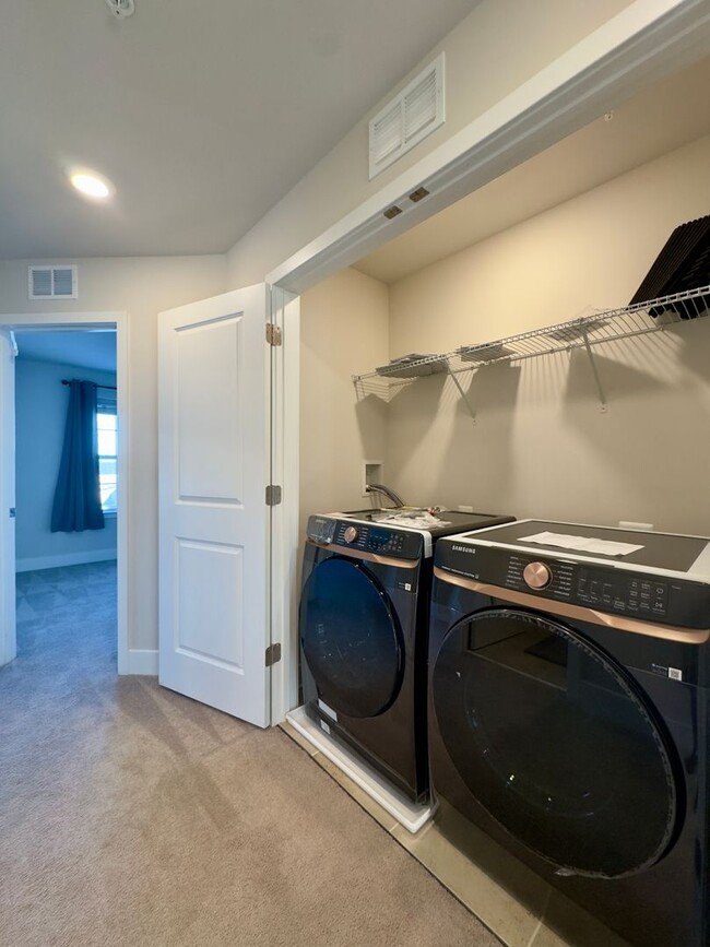 Building Photo - Charming 3 Bedroom/2 Bathroom/2 Half Bath Townhome in Windsor Mill, MD!