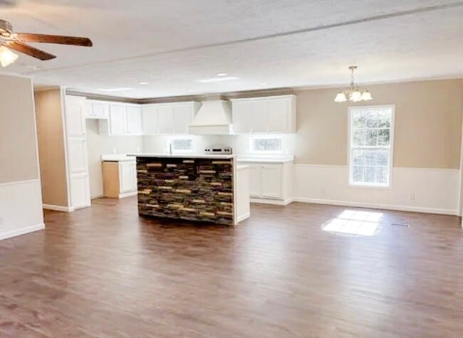 Building Photo - 1103 Co Rd 25