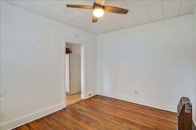 Building Photo - 1608/10 Saint Mary Street