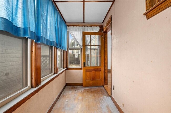 Building Photo - 183 Vernon St