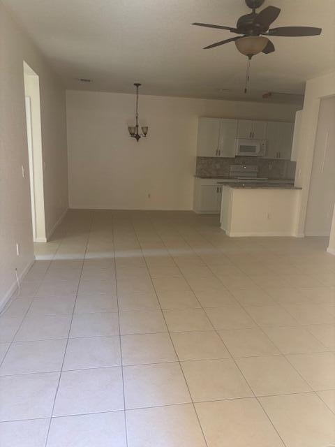 Building Photo - 3557 Forest Hill Blvd