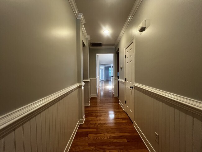 Building Photo - 1262 Greensview Cir