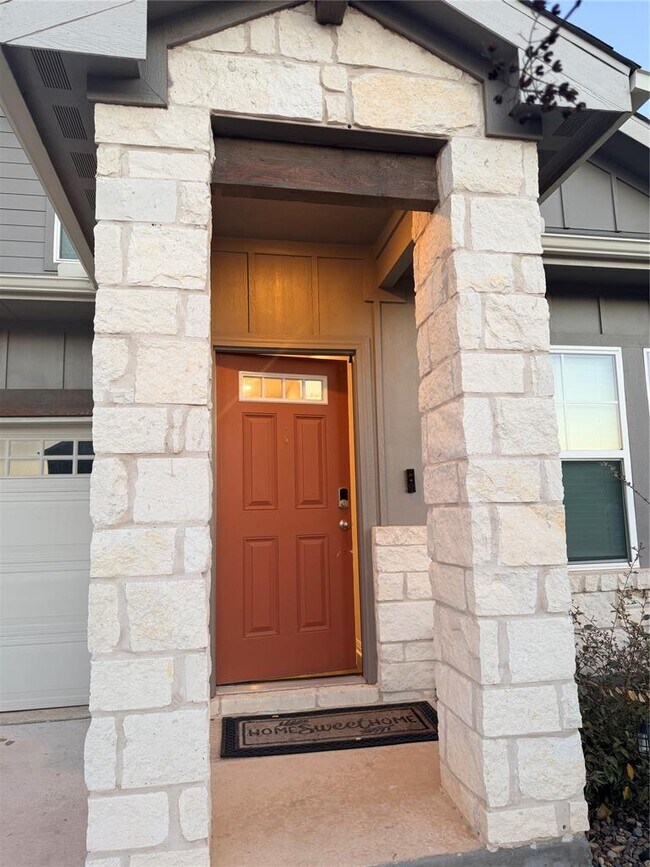 Building Photo - 1645 Settlers Glen Dr