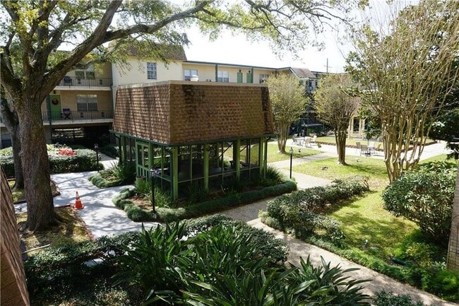 Building Photo - 2720 Whitney Pl