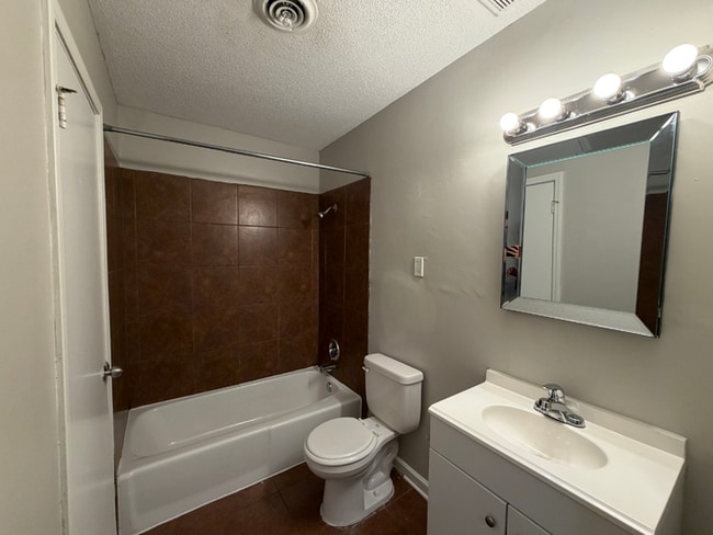 Building Photo - Charming 3BR/1.5BA Bartlett Area Home | Brick Fireplace, Tile Kitchen & Fenced Yard
