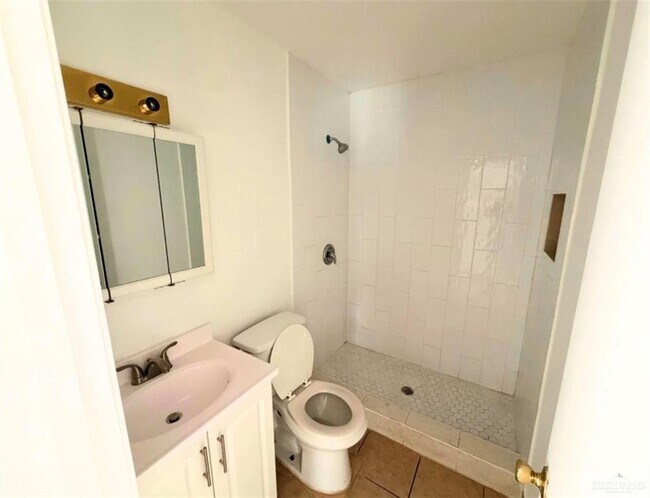 Building Photo - 7 Francisco Ave