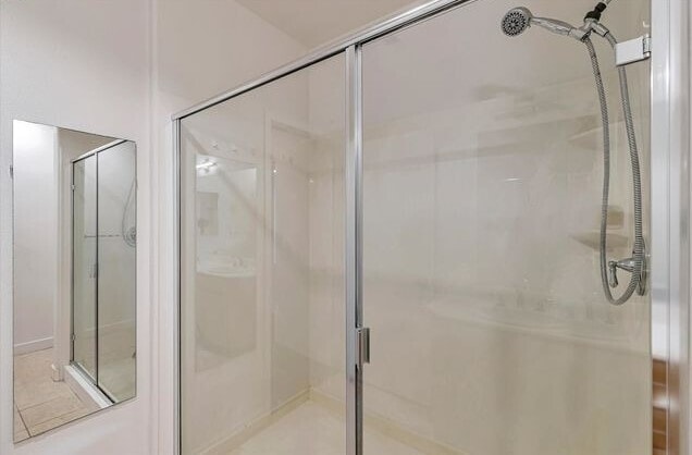 Building Photo - Bright 2BR / 2BA Condo with Balcony, Parking & Amenities in Central Dublin