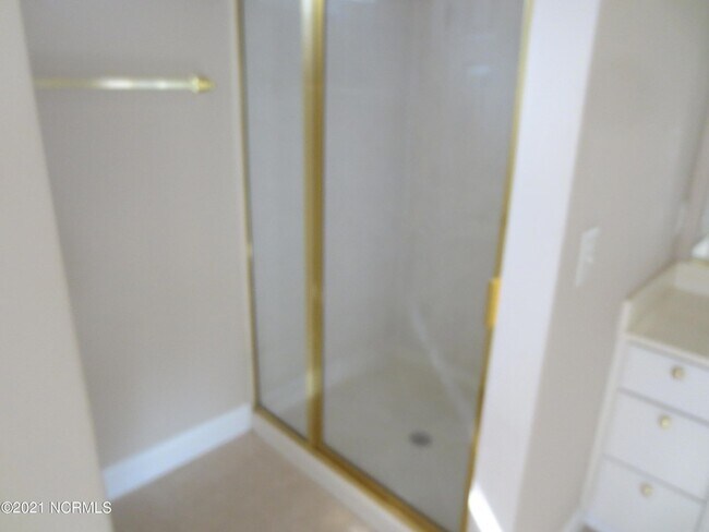 Building Photo - 8 Country Club Blvd