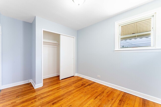 Building Photo - 4507 S Leamington Ave