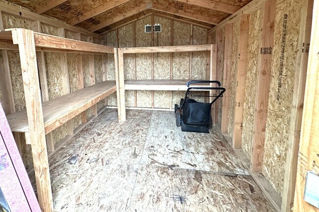 Building Photo - Great house in prime location now available, wont last long!