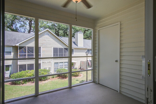 Building Photo - 6211 Rolling Fork Rd
