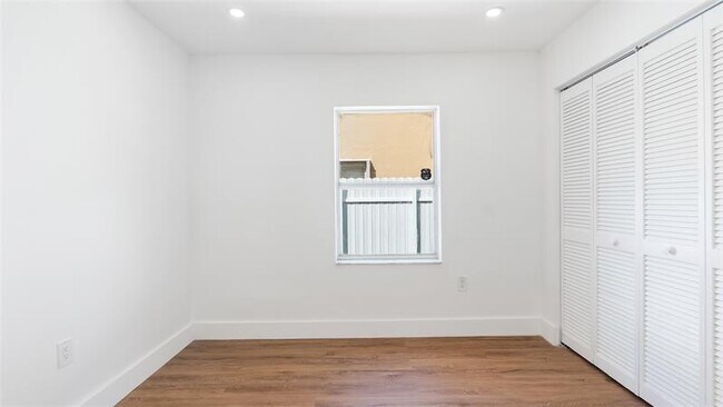 Building Photo - 1811 SW 124th Way